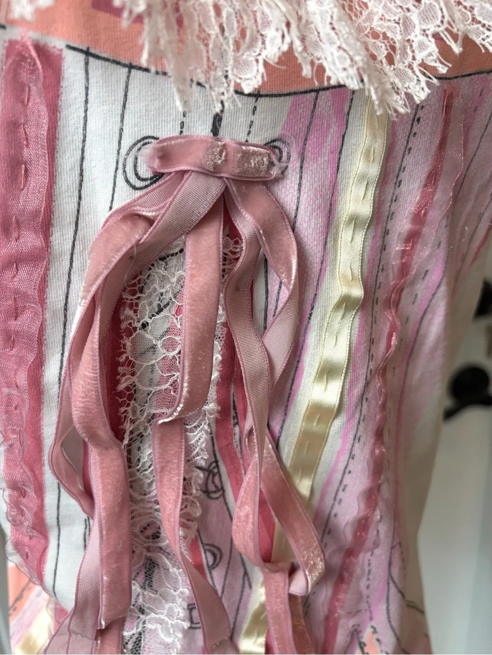 DIOR VTG Galliano ‘02 Corset Tee, white w/pink velvet ribbons&lace, M, EUC🎀 - Picture 5 of 15